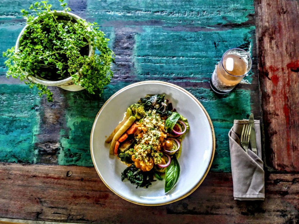 Lunch at Imiloa. Photograph © Akana Mandaté